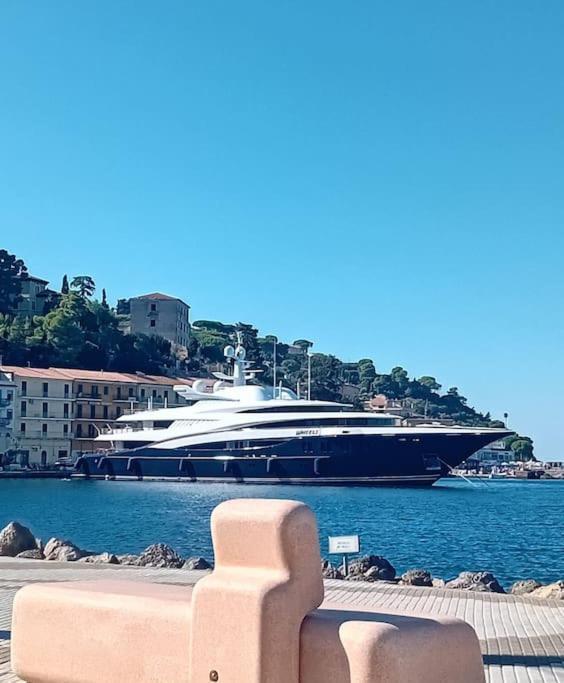 Sweet Liana Un Tuffo Nel Cuore Del Paese Porto Santo Stefano  Exterior photo